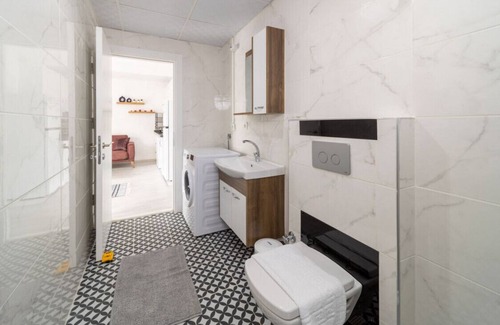 Antalya City Centre Apartamento | Comfortable Modern Flat with Balcony in Muratpasa