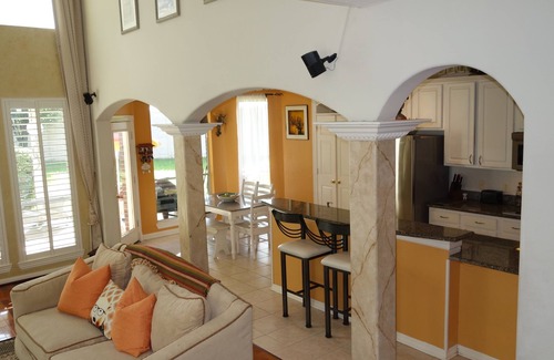 Katy Casa | La mejor ubicación y hermosa casa en comunidad cerrada.