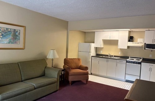 Ottumwa Apartamento | Comfortable one bedroom apartment in downtown Ottumwa