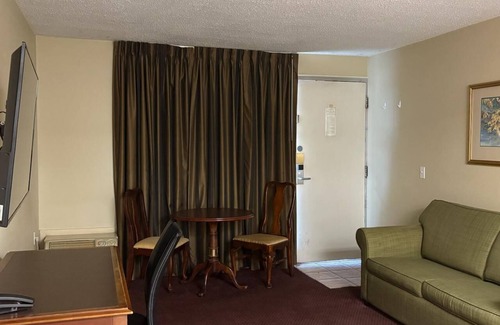 Ottumwa Apartamento | Comfortable one bedroom apartment in downtown Ottumwa