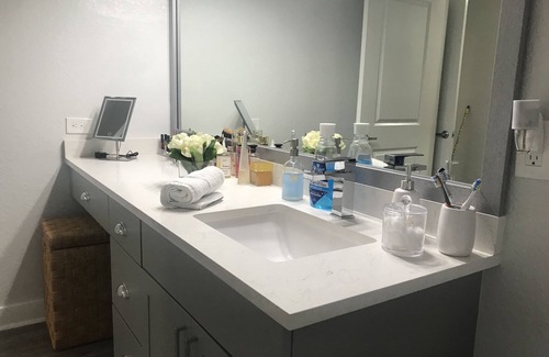 Flagler Village Apartamento | Comfortable Private king suite at Las Olas