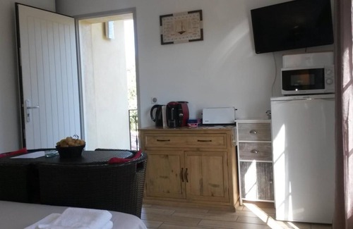 Solaro Apartamento | Comfortable room - 1 star Office Tourisme - 2 pers - Swimming pool - Walking distance to the beach