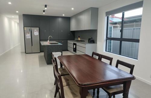 Guildford Casa | Comfortable Room in Modern and Peaceful Home - NR8
