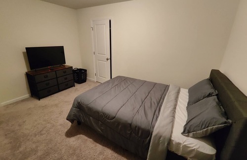 DeLand Casa | Comfortable room, shared house close to everything!