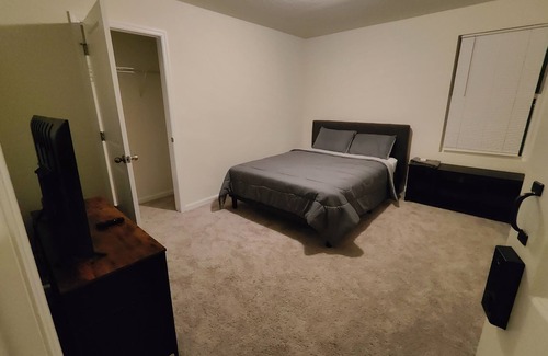 DeLand Casa | Comfortable room, shared house close to everything!