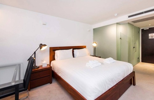 Perth Casa | Comfortable Room With Fantastic Rooftop Views