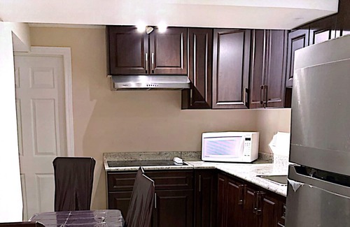 Churchill Meadows Casa | COMFORTABLE SHORT TERM STAY IN MISSISSAUGA ONTARIO, CLOSE TO ALL AMENITIES, PARK