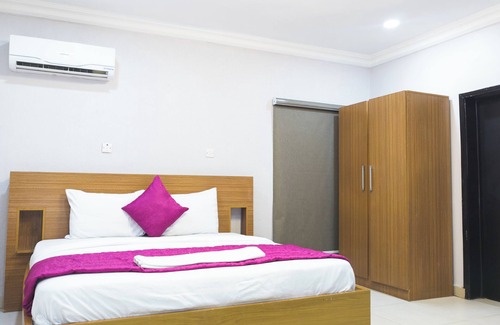 Somolu Apartamento | Comfortable Single Room in Central Lagos Amethyst