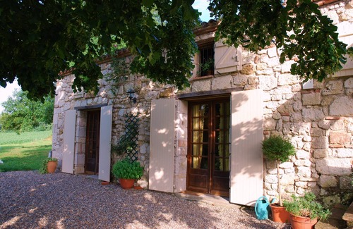 Castelsagrat Cabaña | Espacio, comodidad, decoración aseada. Casa de piedra, cerca de la aldea clasificado