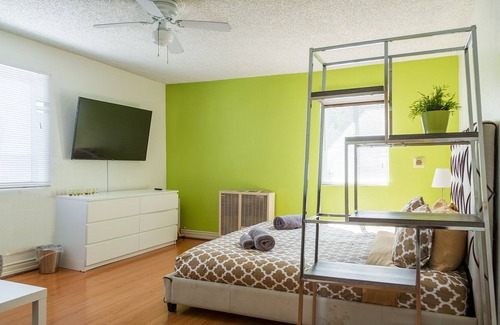 Pico-Union Casa | Habitación amplia y confortable en L.A.con cama King