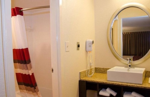 Williamsburg Casa | Comfortable Stay, Superb Location! Pet-Friendly, Free Parking!