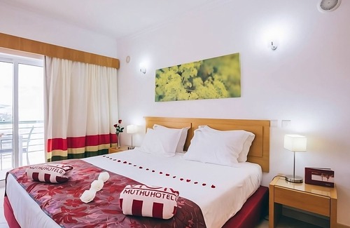 Areias de Sao Joao Hotel | Comfortable Stay! Spacious 1BR with Kitchenette, Free Parking, 2 Onsite Pools!