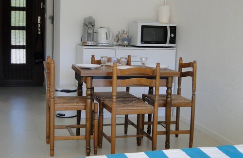 Chauffailles Apartamento | Estudio confortable con vista al estanque y al castillo