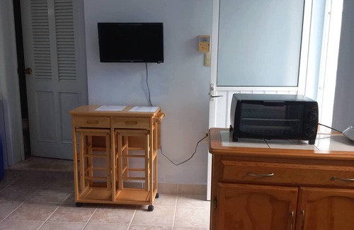 Adolfo López Mateos Apartamento | Comfortable Studio in Cozumel Wi-Fi AC pool, walking distance to town