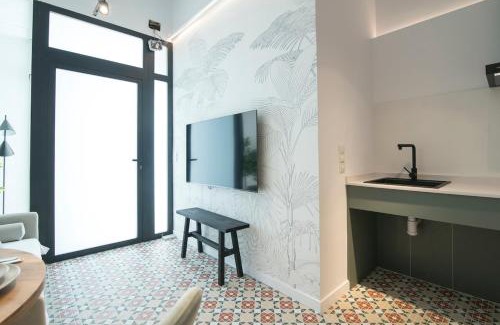 Nou Moles Apartamento | Comfortable Studio in Valencia left