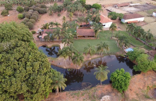 Delfinopolis Casa | Comfortable Suite with Balcony in Pousada Fazenda in Serra Canastra