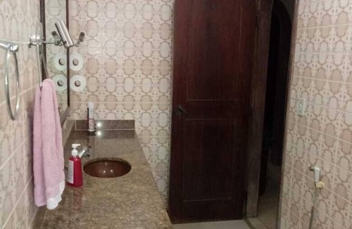 Cambui Casa | Habitación cómoda, baño privado, wifi, garaje.
