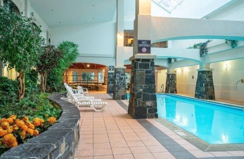 Banff Apartamento | Comfortable Superior Room with Flat-Screen TV