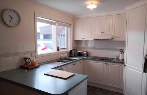 Lakes Entrance Casa | Comfortable three bedroom home close to the beach