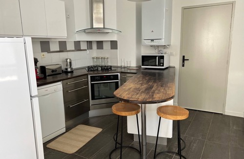 Cauderan Casa | Comfortable town house 10 minutes from town center.