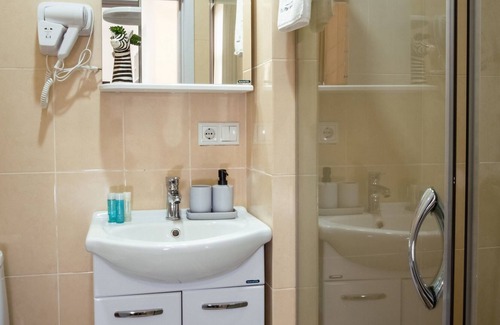 Sololaki Apartamento | Comfortable two-bedroom apartment in Sololaki, near Liberty Square