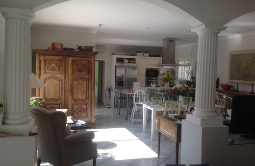 Sainte-Anastasie Villa | Villa confortable, piscina climatizada en una zona tranquila, sin subdivisión