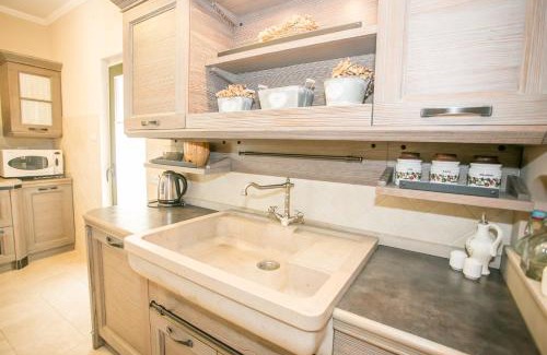 Tar-Vabriga Villa | Comfortable Villa Marinela with Pool and Garden
