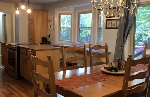 Banner Elk Casa | Comfortable Winter Retreat with Fireplace ~ Pet-Friendly ~ Arcade Games