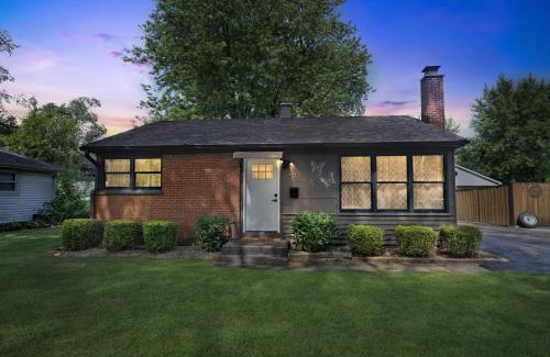 Rolling Meadows Casa | Comforting Retreat Near Woodfield Mall home