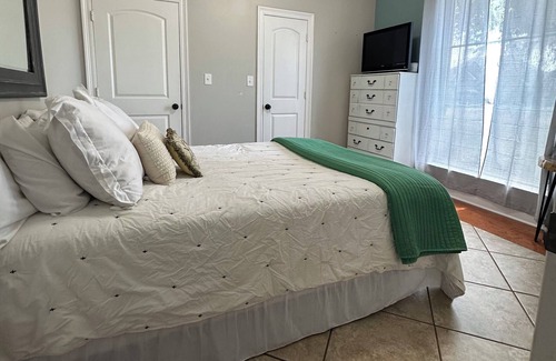 Frenchmans Bend Casa | Comforts of home with pool in great Sterlington location!