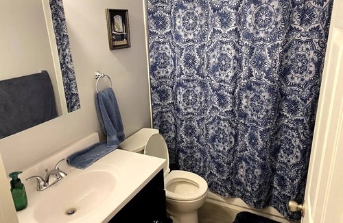 West Babylon Apartamento | Comfy 1 bedroom apartment in great neighborhood with lots of space and big yard