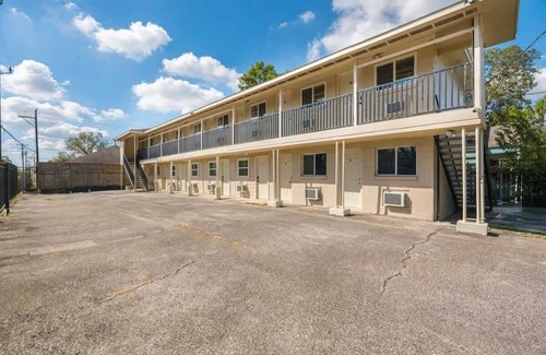 Greater Third Ward Apartamento | Comfy 1 - Bedroom APT w/ Queen Bed & Bath