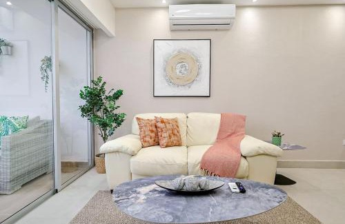 Evaristo Morales Apartamento | Comfy 1BR Centric Apt King Bed
