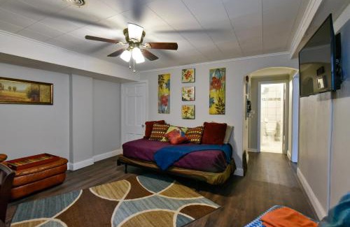 Downtown Omaha Apartamento | Comfy 1BR King Near Omaha Hotspots