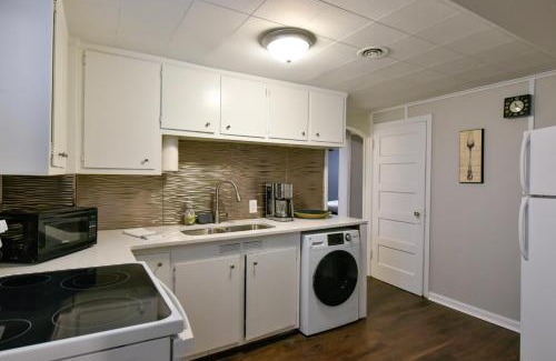 Downtown Omaha Apartamento | Comfy 1BR King Near Omaha Hotspots