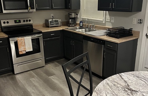 Westover Casa | Comfy 2 Bedroom 2.5 bath Downtown Fayetteville