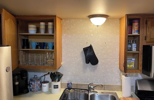 Chicago Ridge Apartamento | Comfy 2 bedroom condo with 75” smart TV