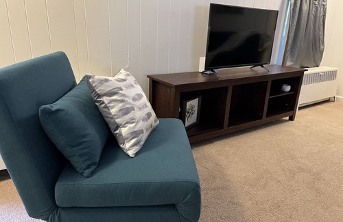 Clifton Park Apartamento | Comfy 2 Bedroom in Convenient Clifton Park Location