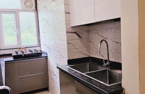 Delhi Cantonment Apartamento | Comfy 2 BHK in Lajpat Nagar near market by HostMyStay