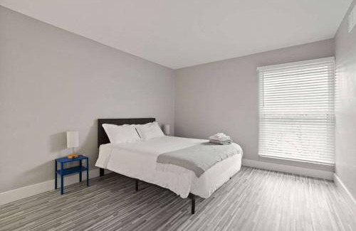 Rochester Hills Apartamento | Comfy 2BR 2BA unit in Prime Location