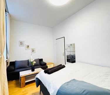 Josefstadt Apartamento | Comfy 2BR Apt, for 5P, Easy Access to Stadthalle