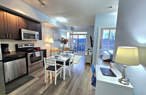Thornhill Apartamento | Comfy 2BR Condo near Promenade