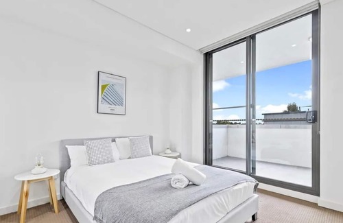 Homebush Apartamento | Comfy 3 Bed Apt at Homebush | MHS