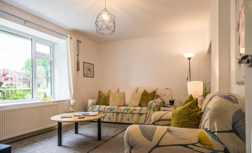 Acresford Casa | Comfy 3-Bed House near City Centre, sleeps 6