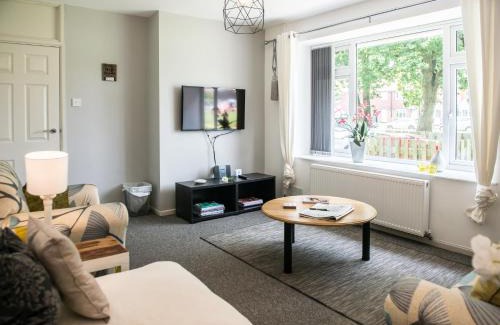 Acresford Casa | Comfy 3-Bed House near City Centre, sleeps 6