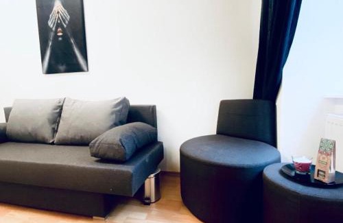 Thurygrund Apartamento | Comfy 3BR Apt for Groups, 10-Min to Währinger Park