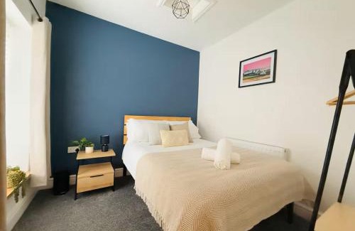 Port Talbot Apartamento | Comfy 4 Bed Home - Port Talbot - Perfect for Contractors & Families