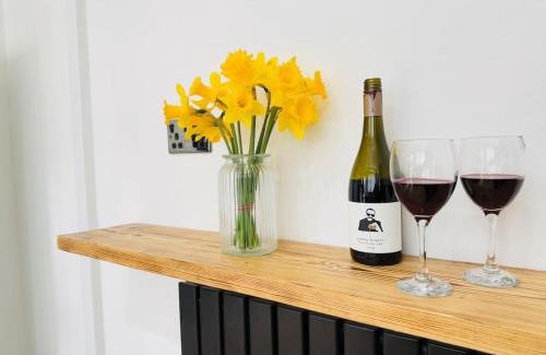 Port Talbot Apartamento | Comfy 4 Bed Home - Port Talbot - Perfect for Contractors & Families