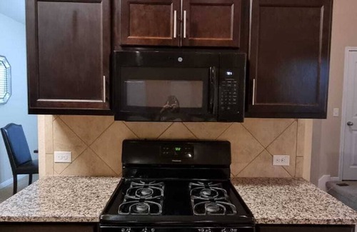 McNeil Casa | Comfy 4 Bedroom Home