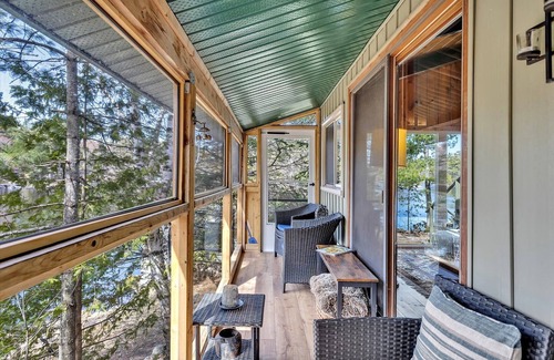 Selwyn Cabaña | Comfy 8-person cottage. STONEY LAKE. Kawarthas. Pet friendly. 90 mins Toronto
